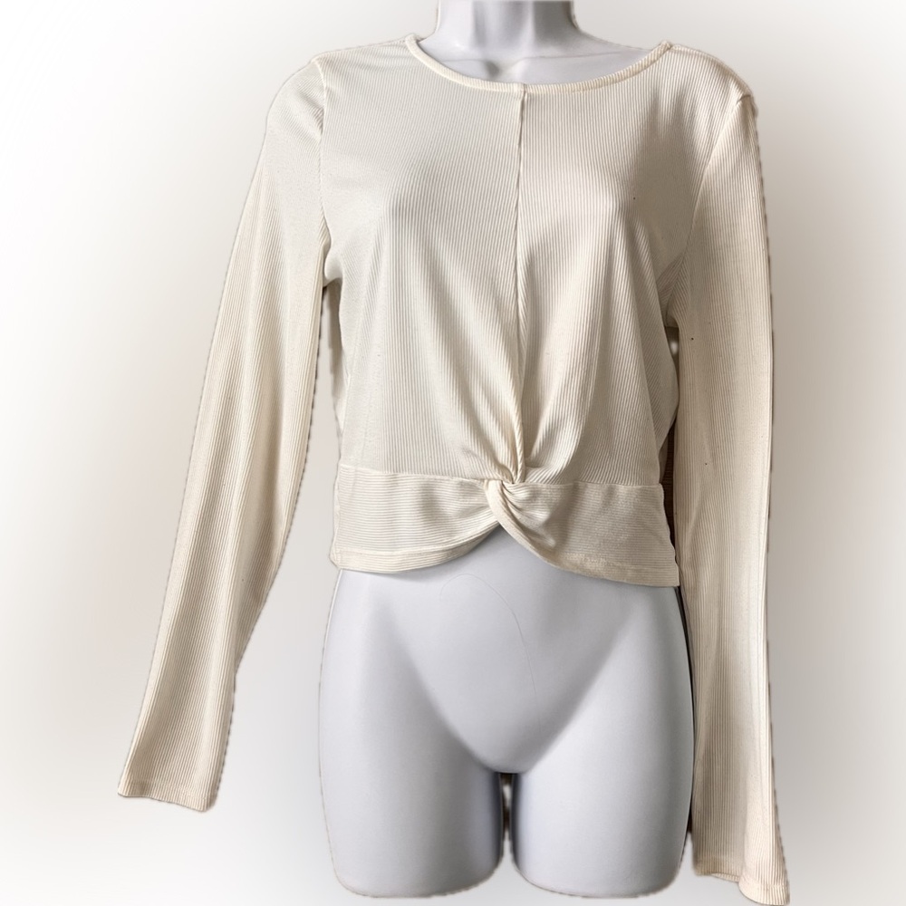 Love Tree ribbed cropped twisted hem long sleeve top L super cute! Ivory 💕
